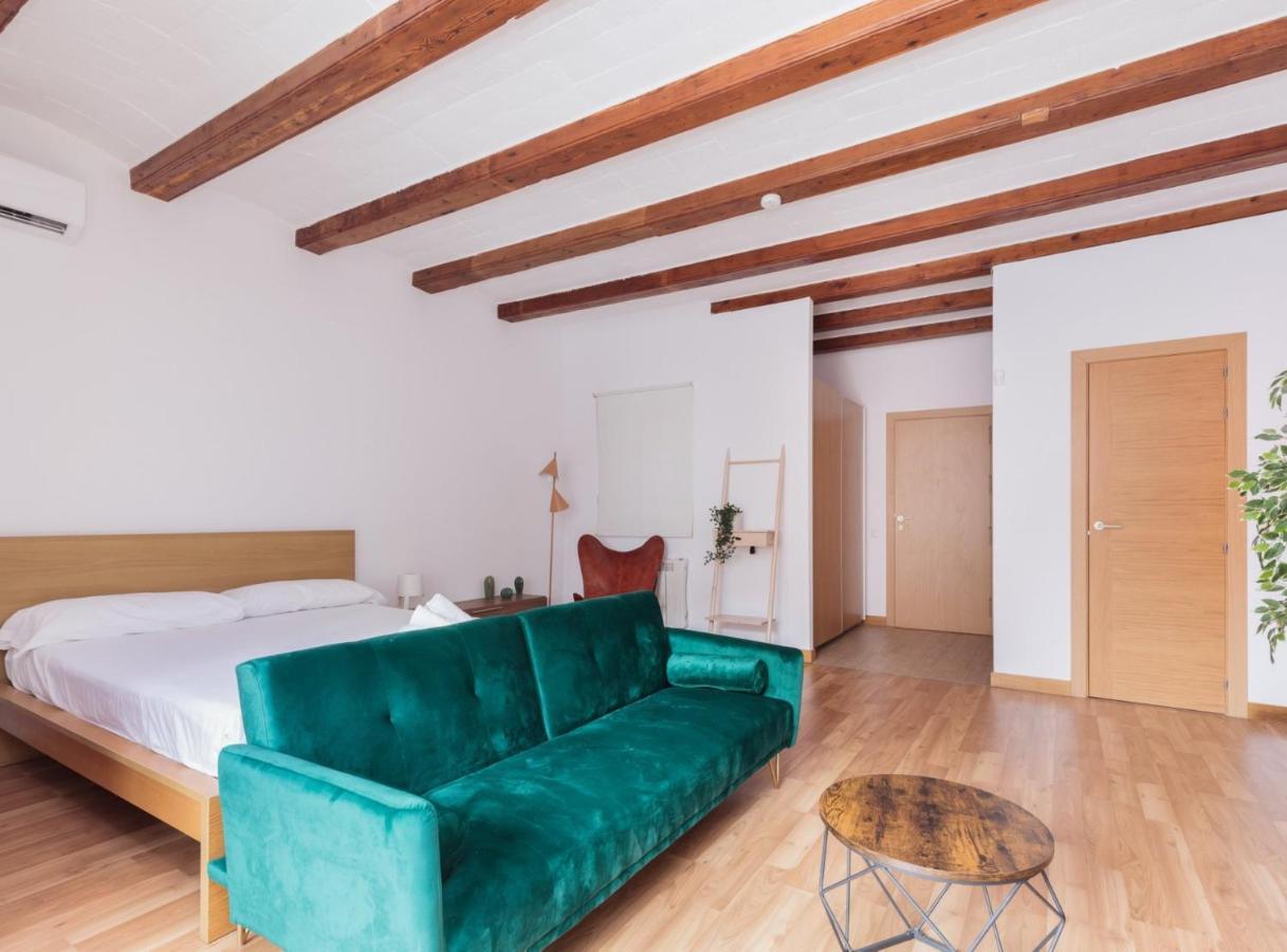 Spacious Doubleroom Apartment At Sants Barcelona Exteriör bild