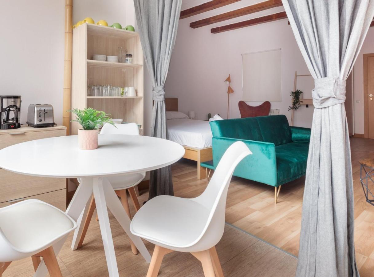 Spacious Doubleroom Apartment At Sants Barcelona Exteriör bild