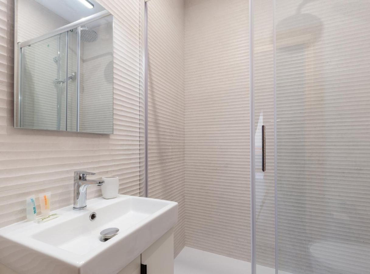 Spacious Doubleroom Apartment At Sants Barcelona Exteriör bild